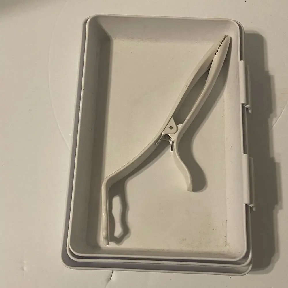 Pampered Chef Coating Trays With Tongs Breading Crumbs Nesting Trays Prep #2605